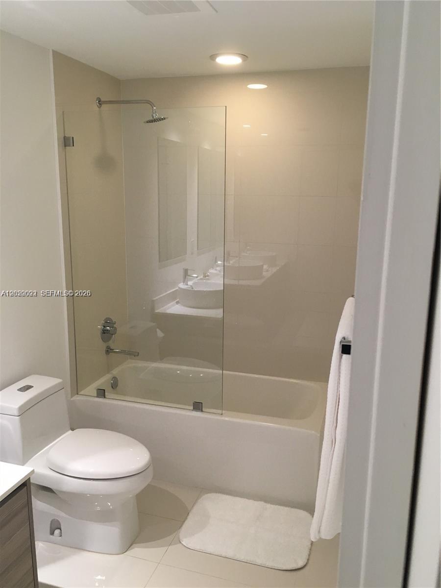 121 NE 34th St #2203, Miami FL 33137