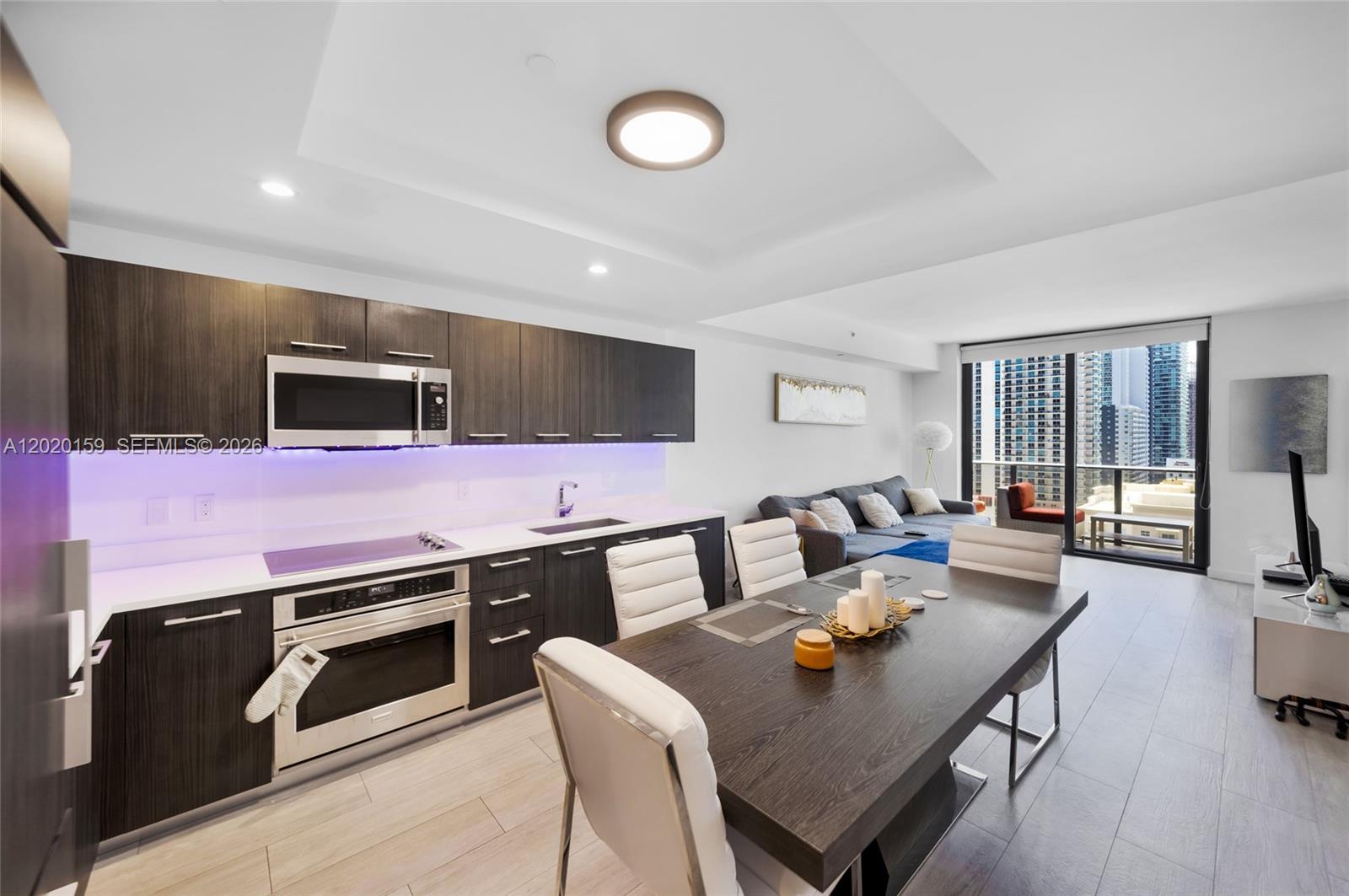 55 SW 9th St #1804, Miami FL 33130