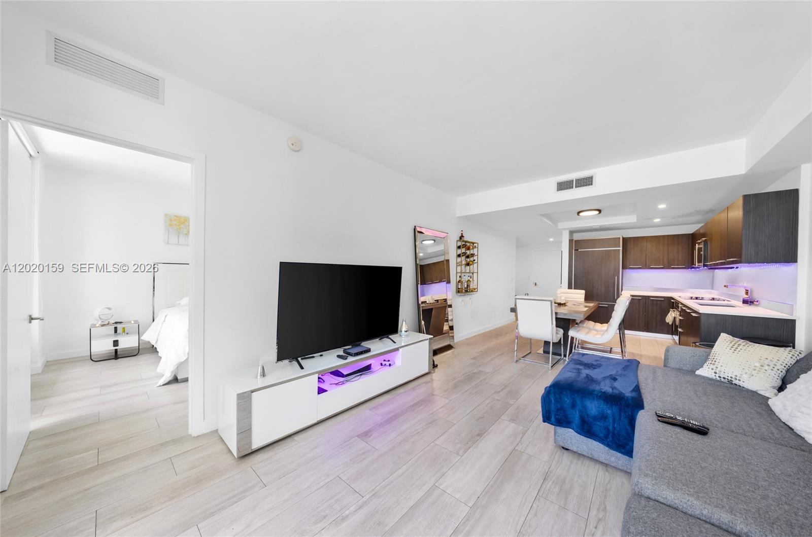 55 SW 9th St #1804, Miami FL 33130