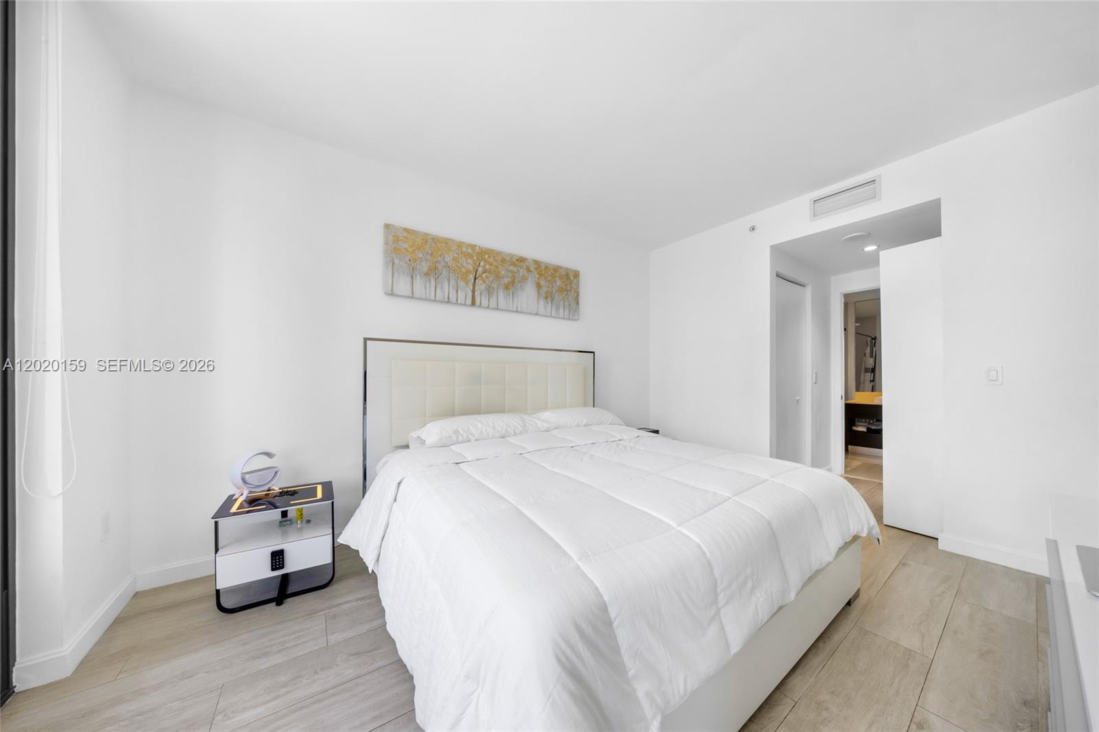 55 SW 9th St #1804, Miami FL 33130