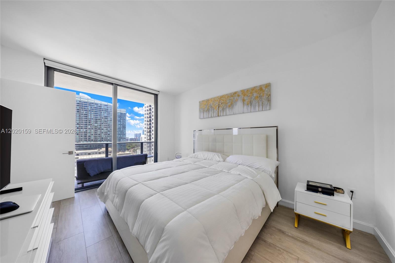 55 SW 9th St #1804, Miami FL 33130