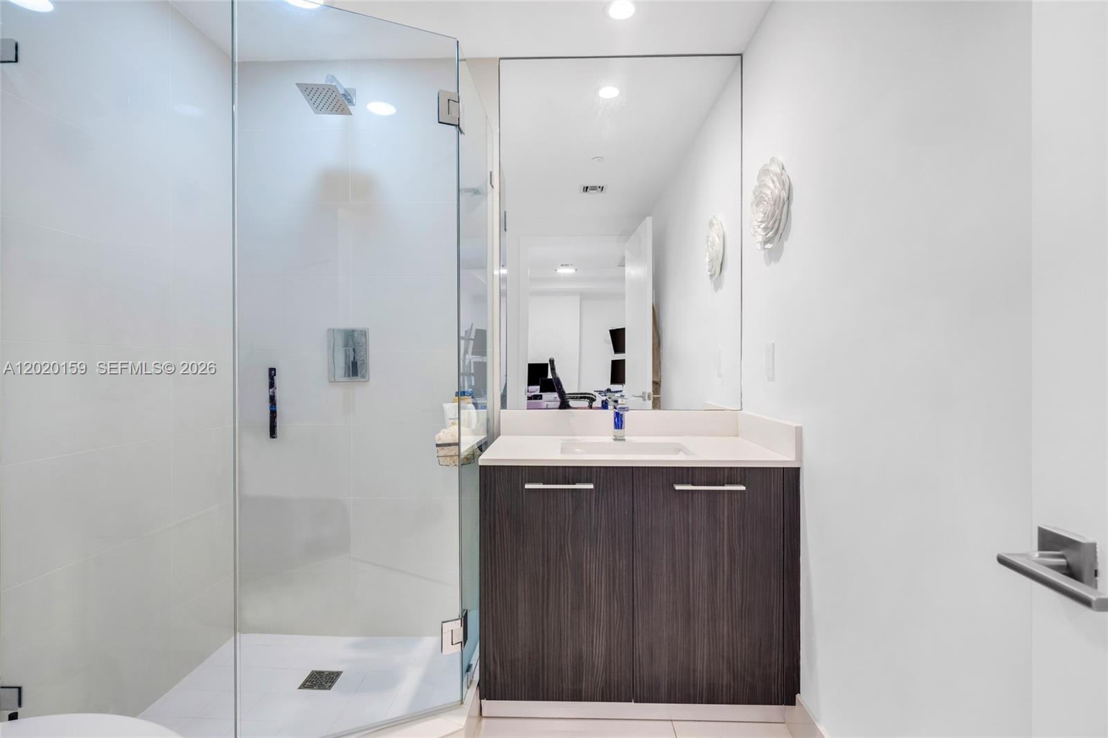 55 SW 9th St #1804, Miami FL 33130