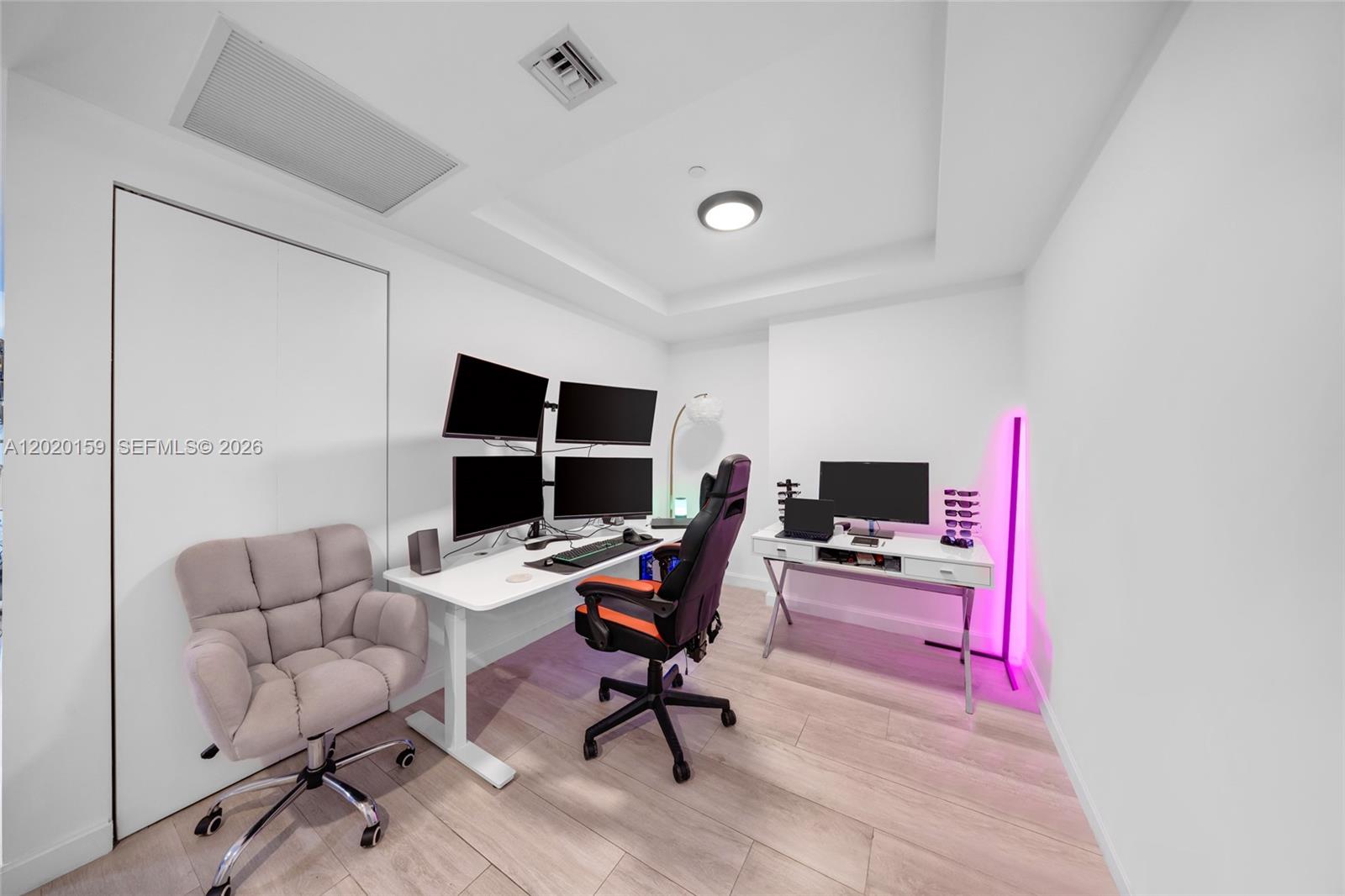 55 SW 9th St #1804, Miami FL 33130