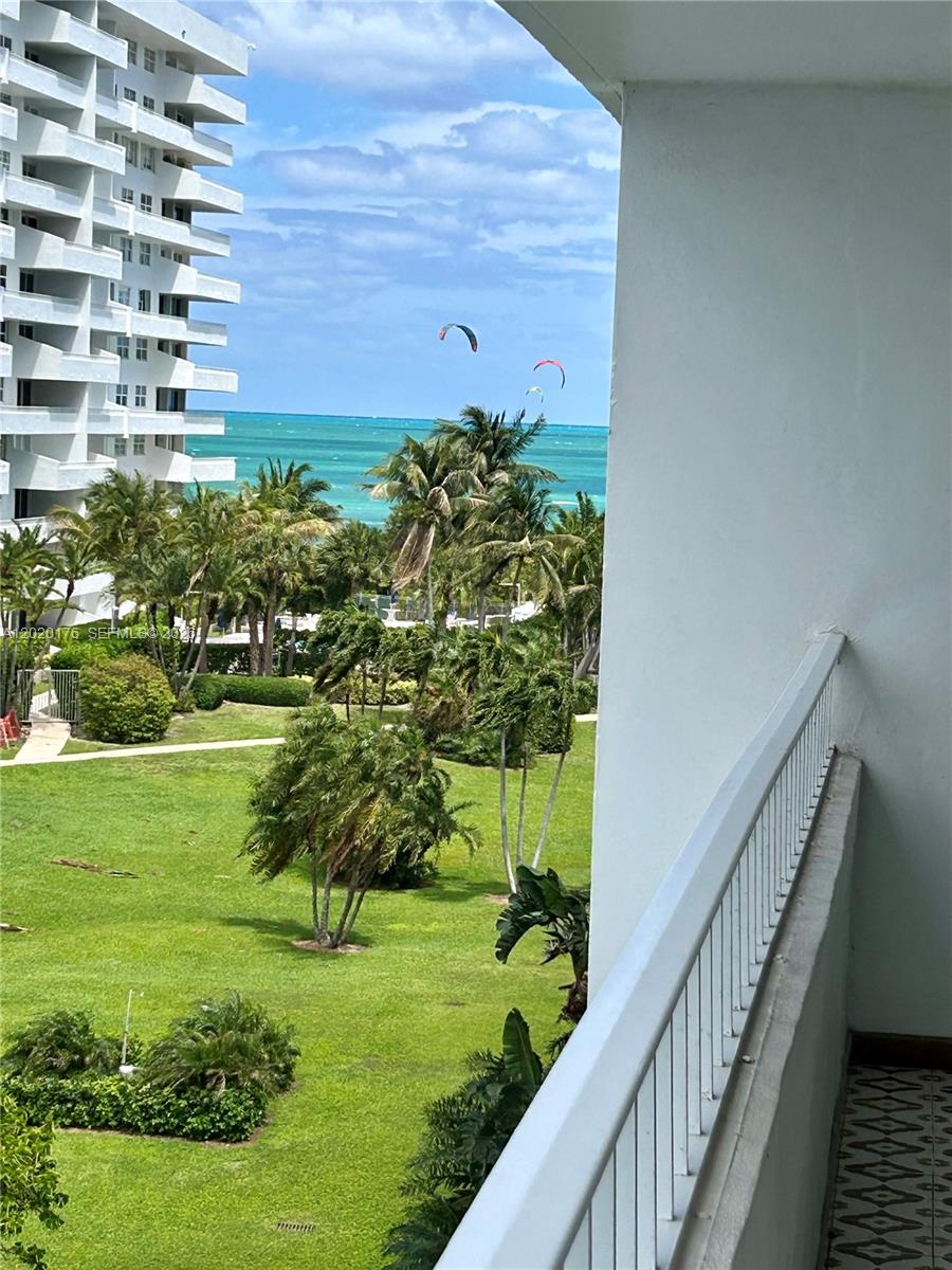 199 Ocean Lane Dr #512, Key Biscayne FL 33149