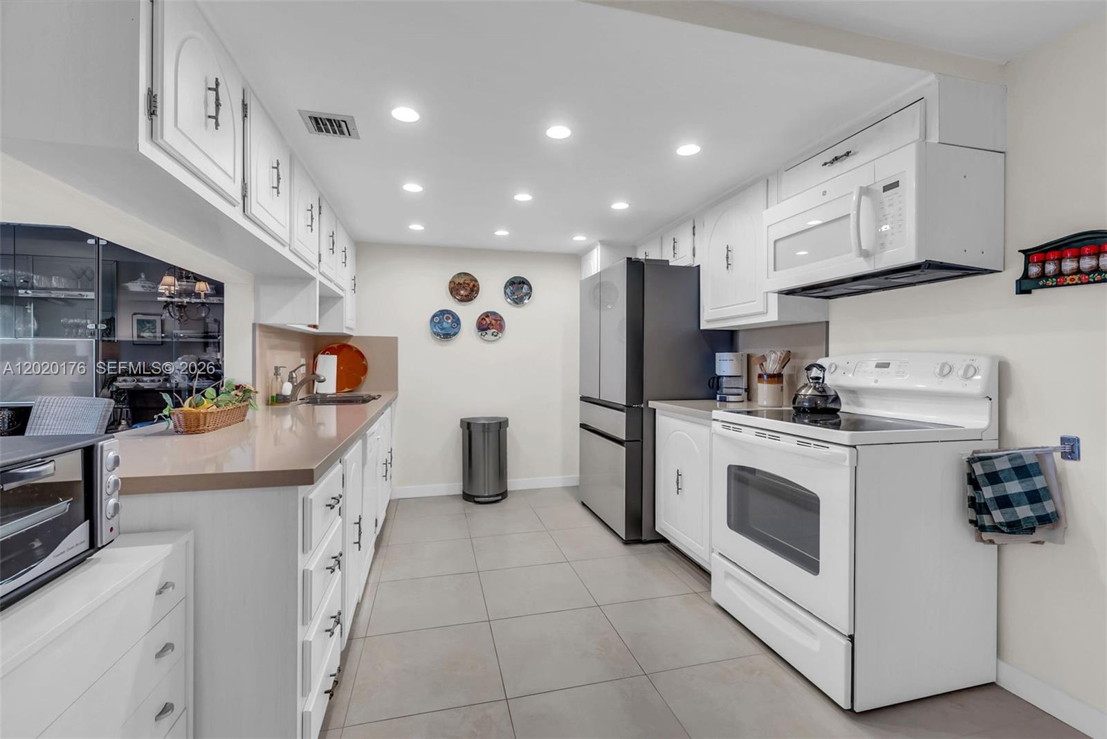 199 Ocean Lane Dr #512, Key Biscayne FL 33149