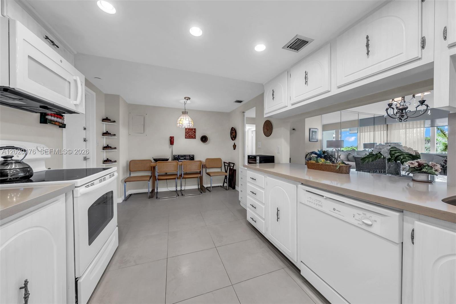 199 Ocean Lane Dr #512, Key Biscayne FL 33149