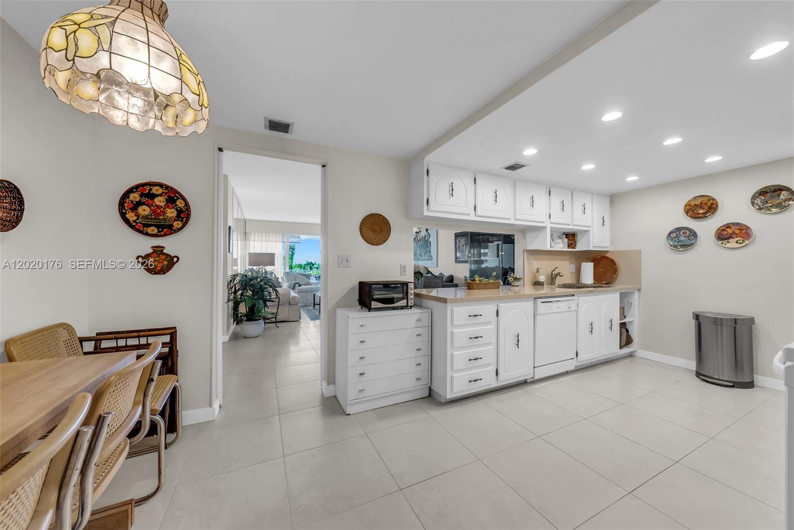 199 Ocean Lane Dr #512, Key Biscayne FL 33149