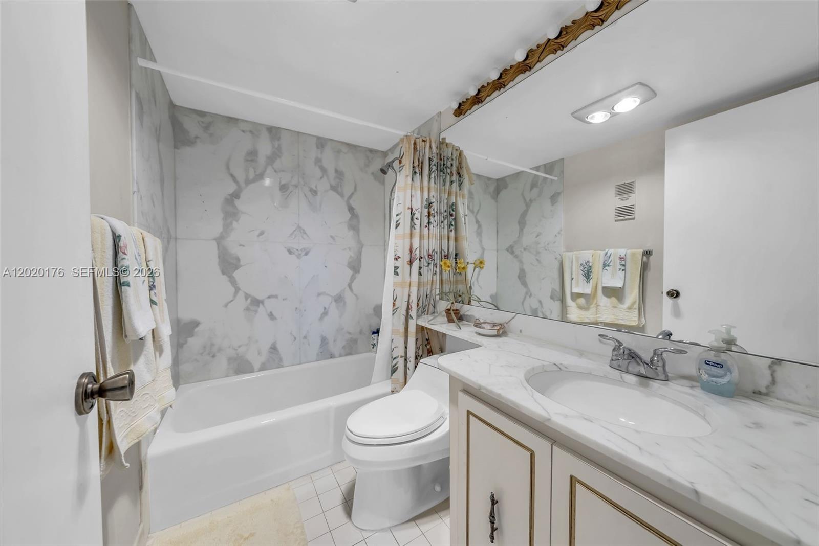 199 Ocean Lane Dr #512, Key Biscayne FL 33149