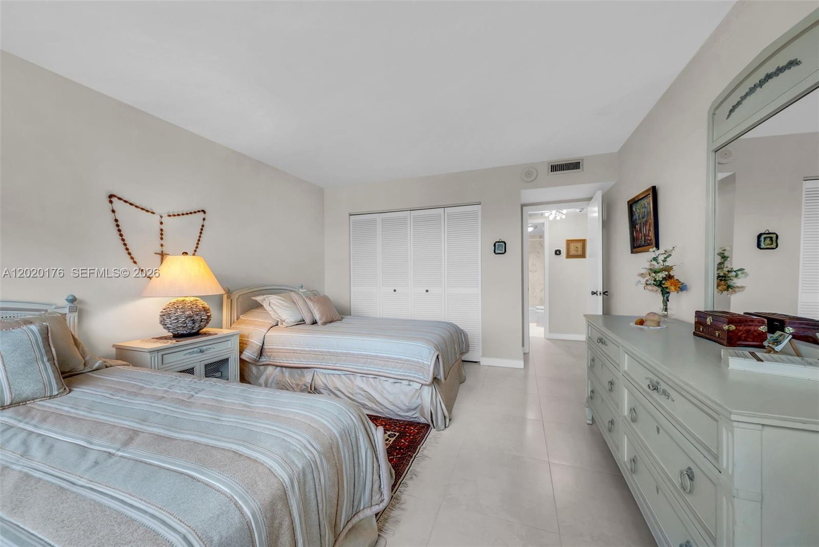 199 Ocean Lane Dr #512, Key Biscayne FL 33149