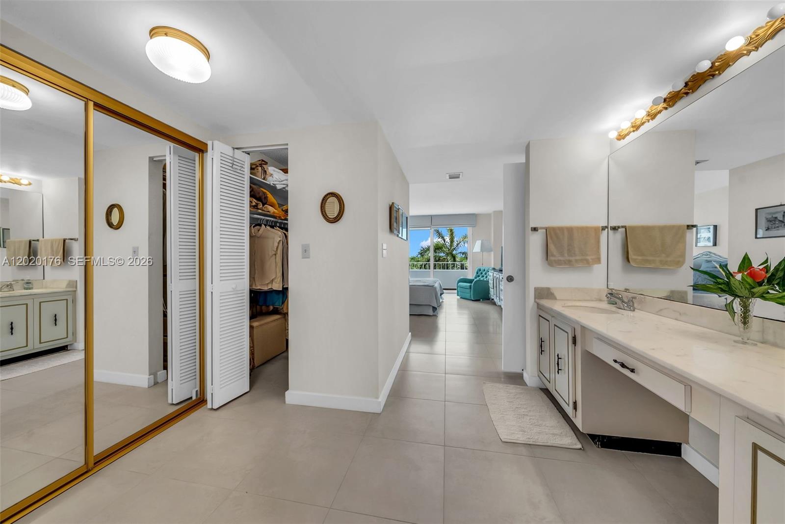 199 Ocean Lane Dr #512, Key Biscayne FL 33149
