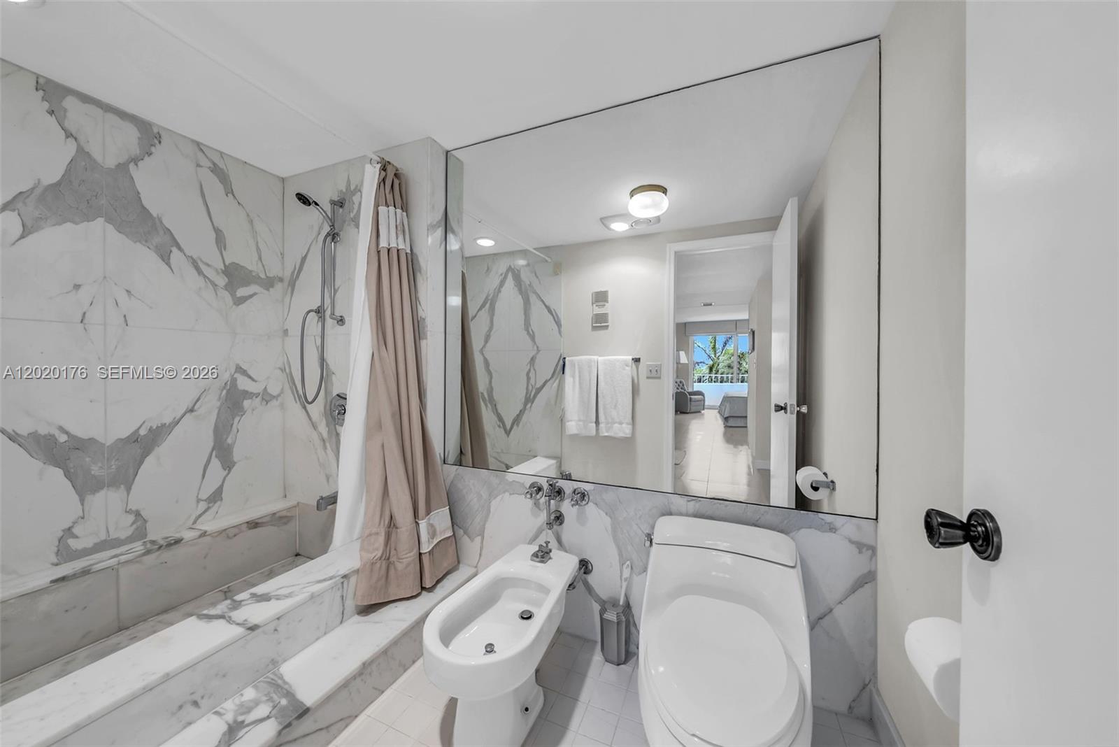 199 Ocean Lane Dr #512, Key Biscayne FL 33149