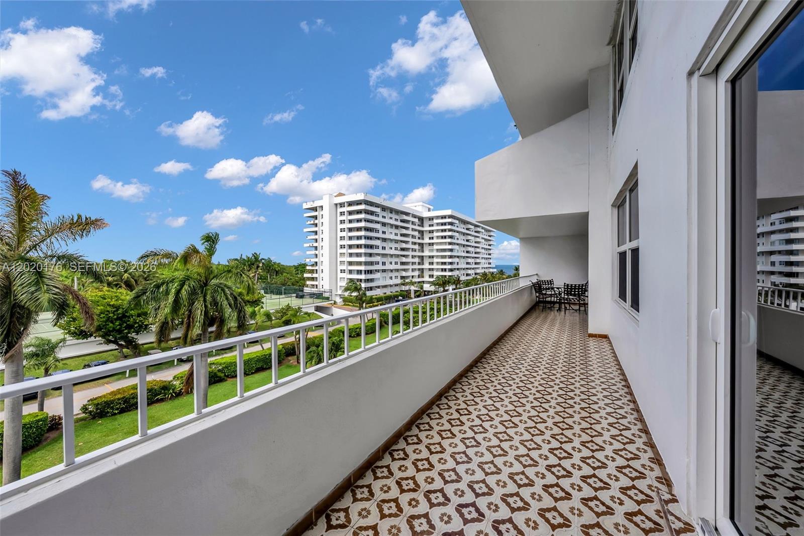 199 Ocean Lane Dr #512, Key Biscayne FL 33149