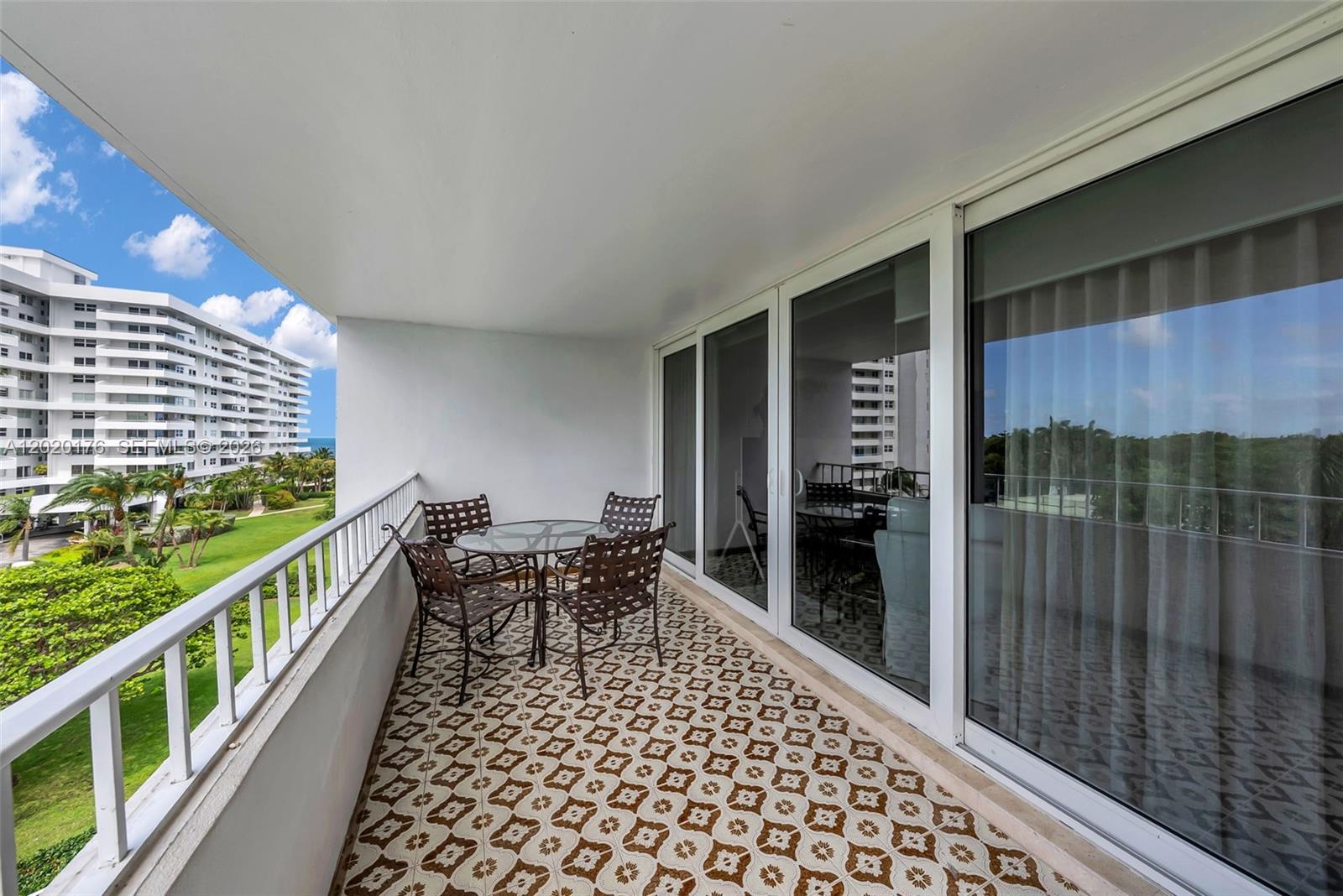 199 Ocean Lane Dr #512, Key Biscayne FL 33149
