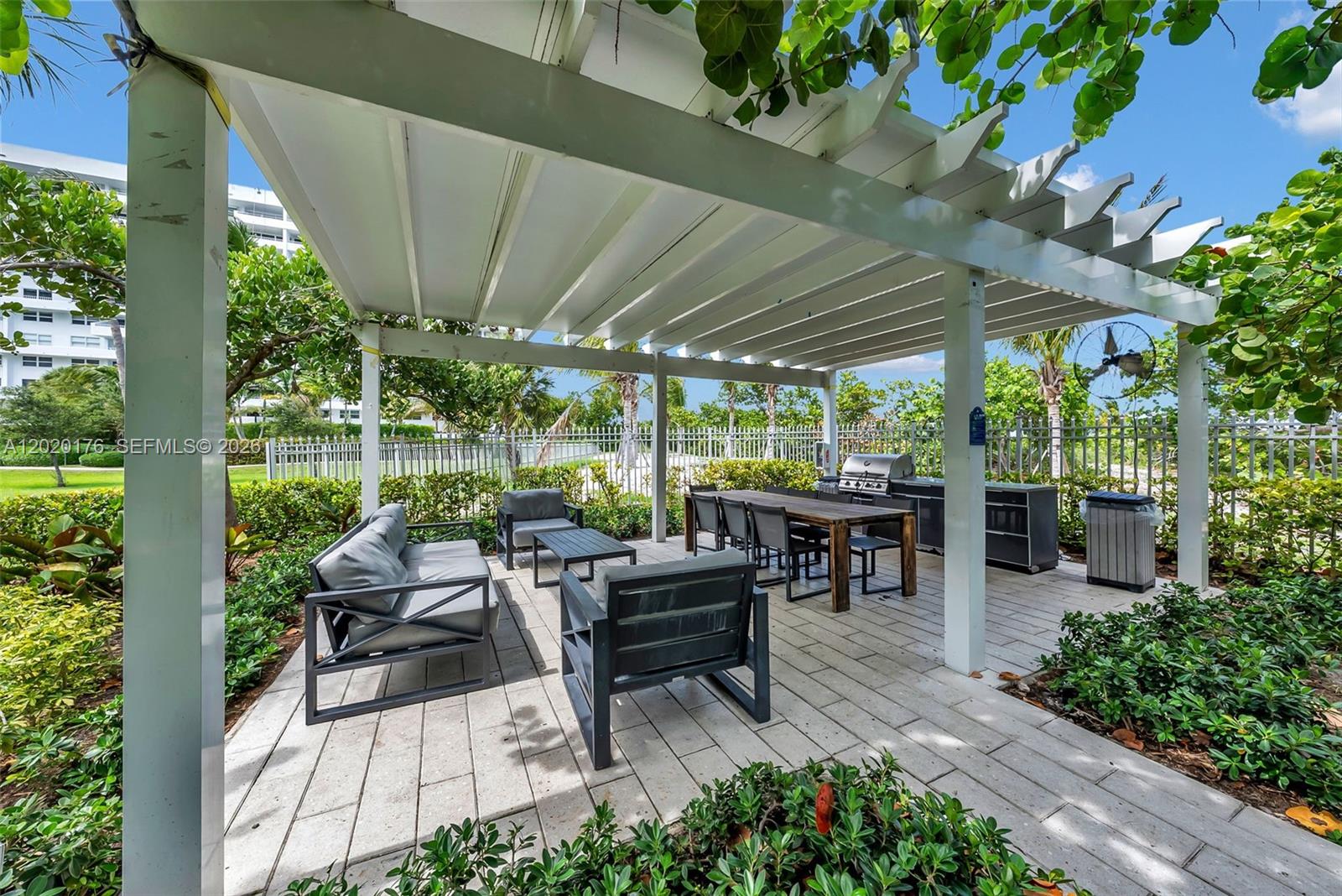 199 Ocean Lane Dr #512, Key Biscayne FL 33149