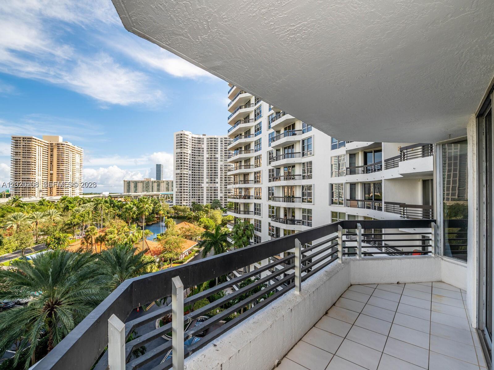 3600 Mystic Pointe Dr #808, Aventura FL 33180