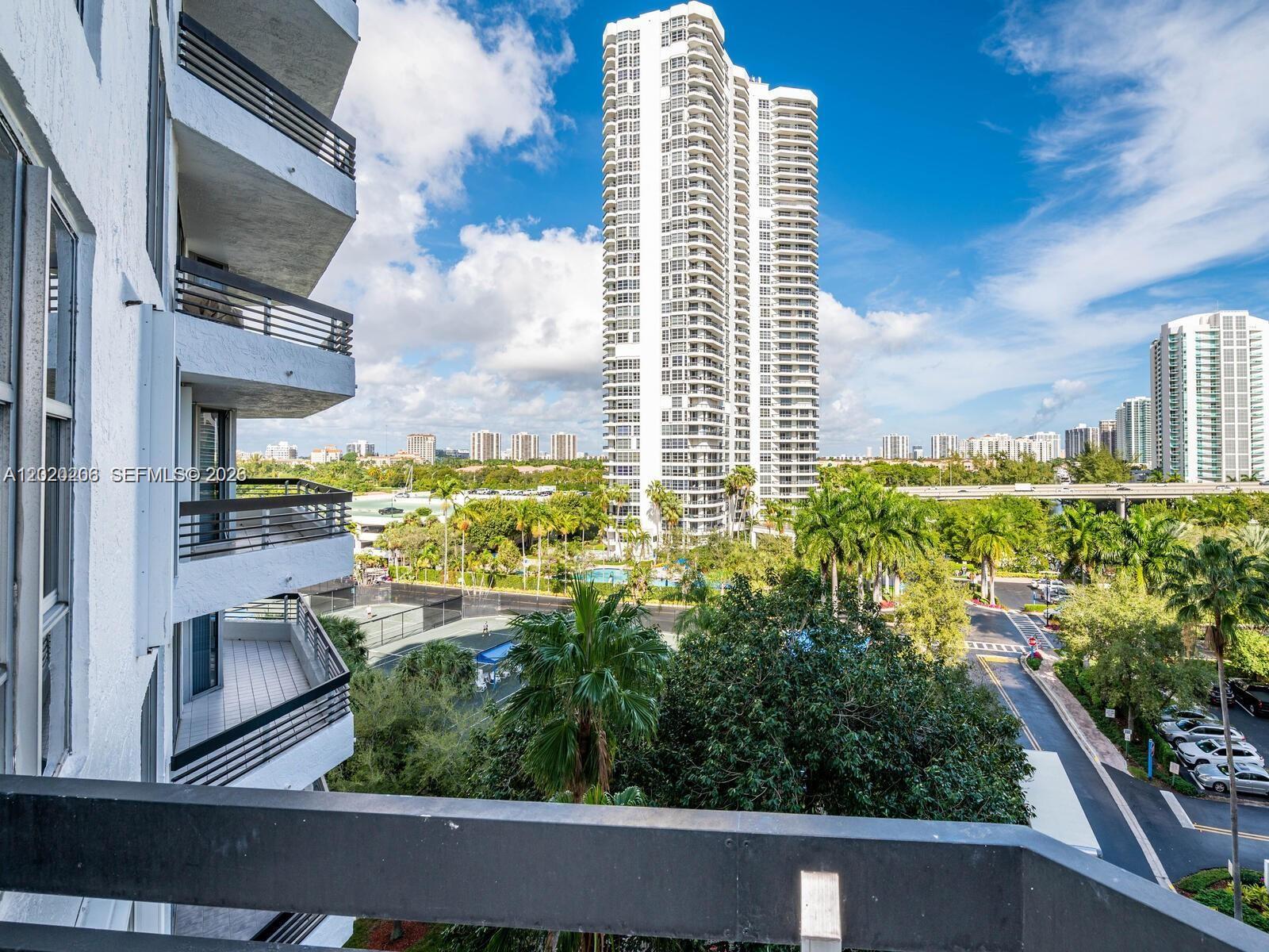 3600 Mystic Pointe Dr #808, Aventura FL 33180