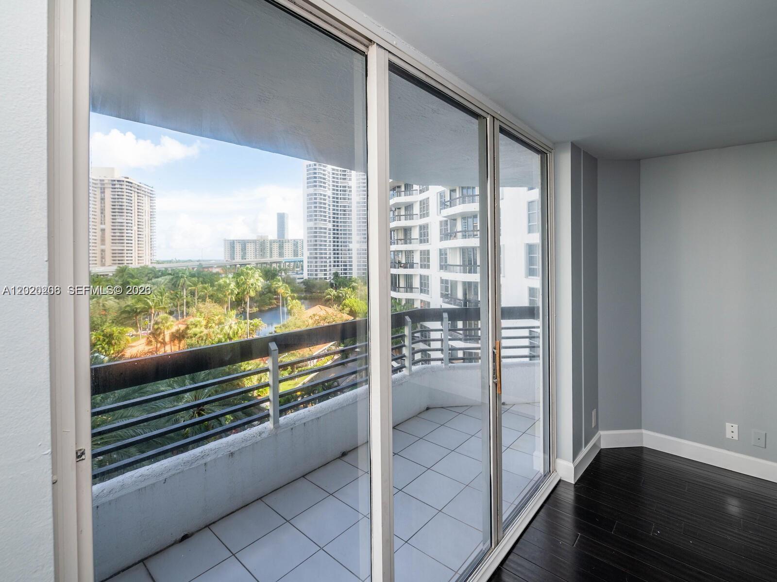 3600 Mystic Pointe Dr #808, Aventura FL 33180