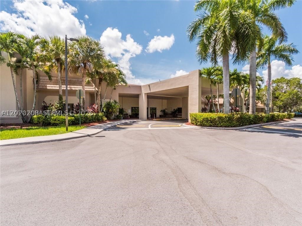 436 Lakeview Dr #203, Weston FL 33326