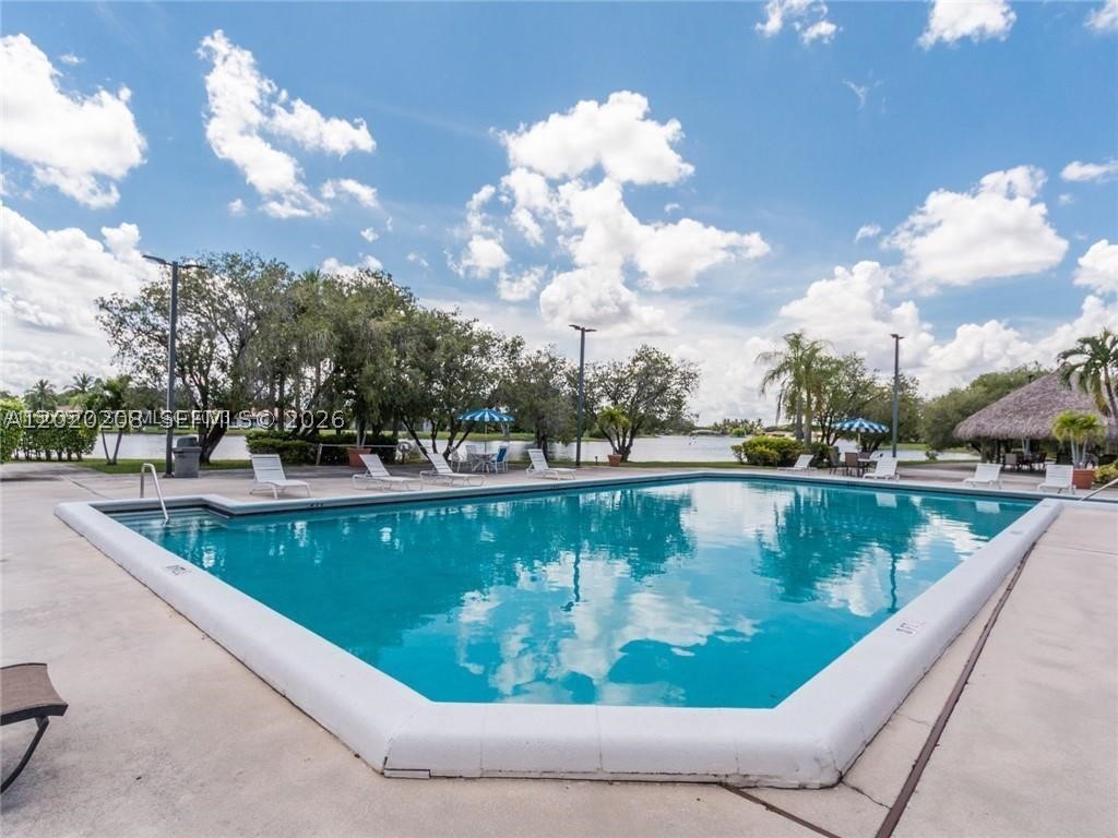436 Lakeview Dr #203, Weston FL 33326