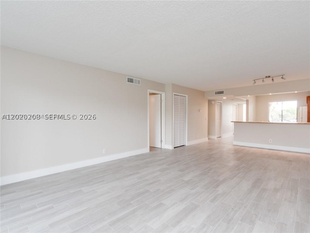 436 Lakeview Dr #203, Weston FL 33326