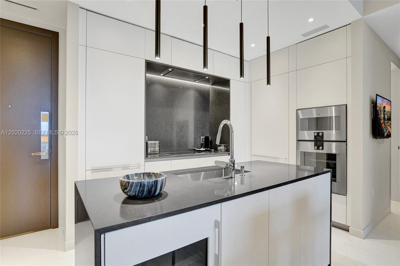 300 Biscayne Boulevard Way #2305W, Miami FL 33131