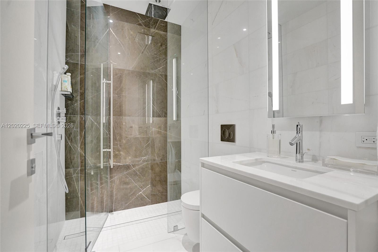 300 Biscayne Boulevard Way #2305W, Miami FL 33131