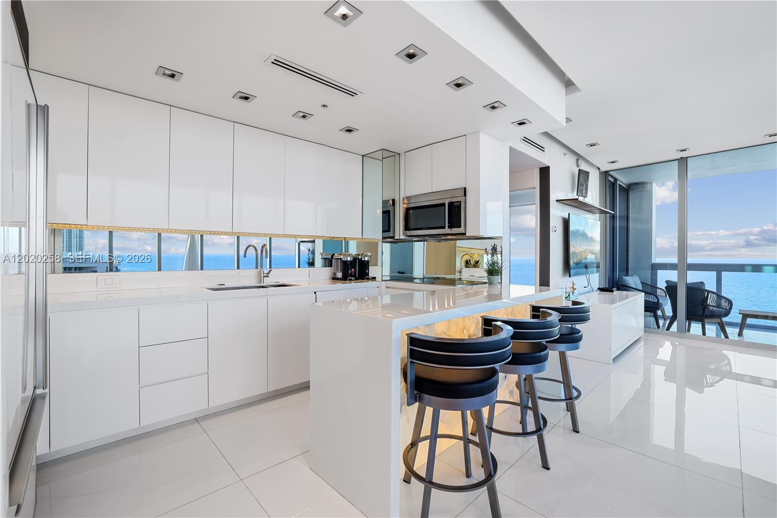 6899 Collins Ave #2208, Miami Beach FL 33141