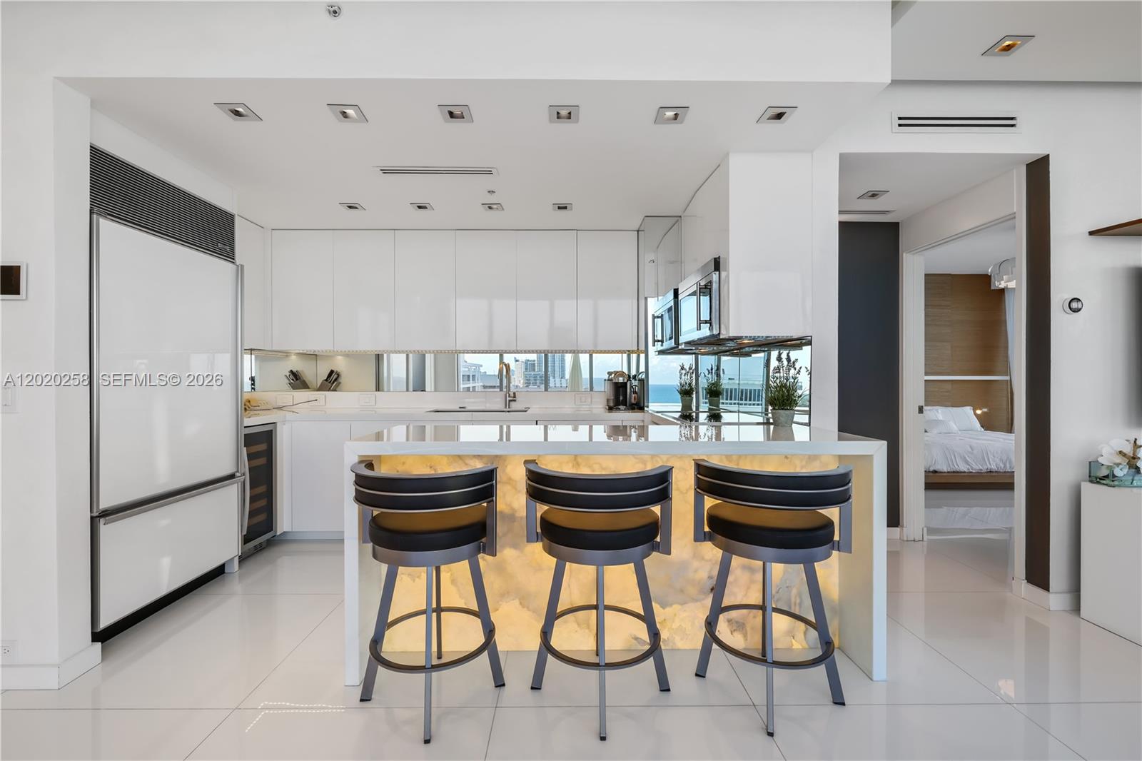 6899 Collins Ave #2208, Miami Beach FL 33141