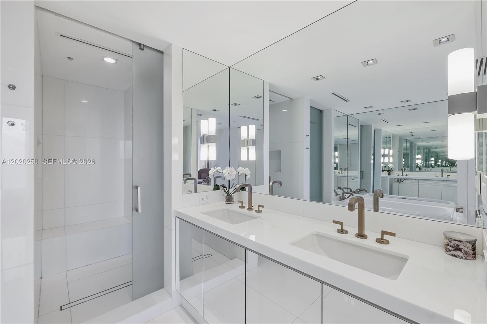 6899 Collins Ave #2208, Miami Beach FL 33141