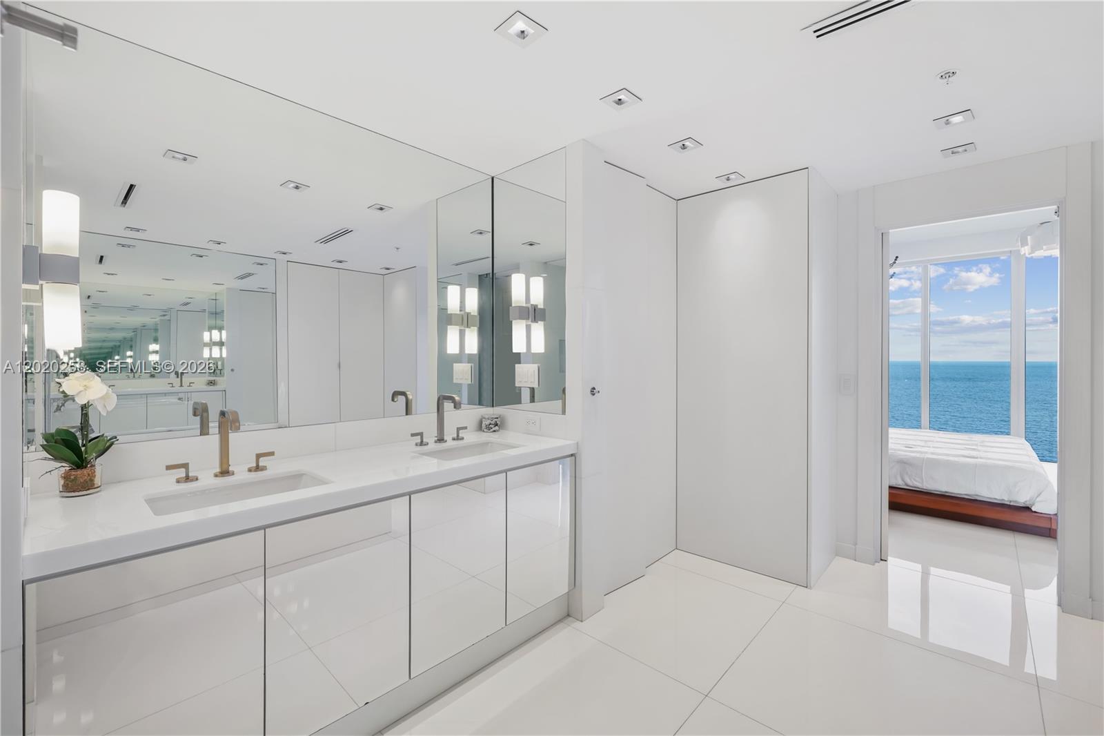 6899 Collins Ave #2208, Miami Beach FL 33141