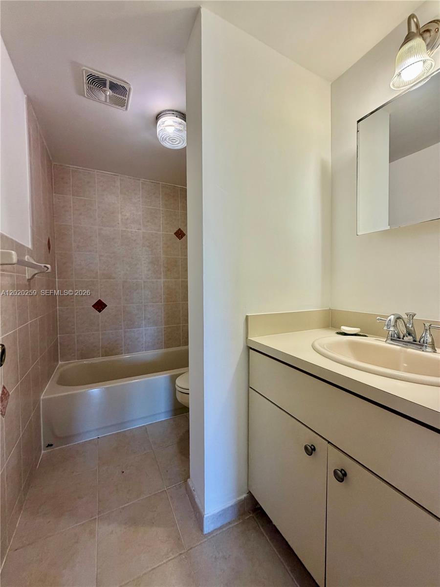 9429 SW 76th St #W38, Miami FL 33173