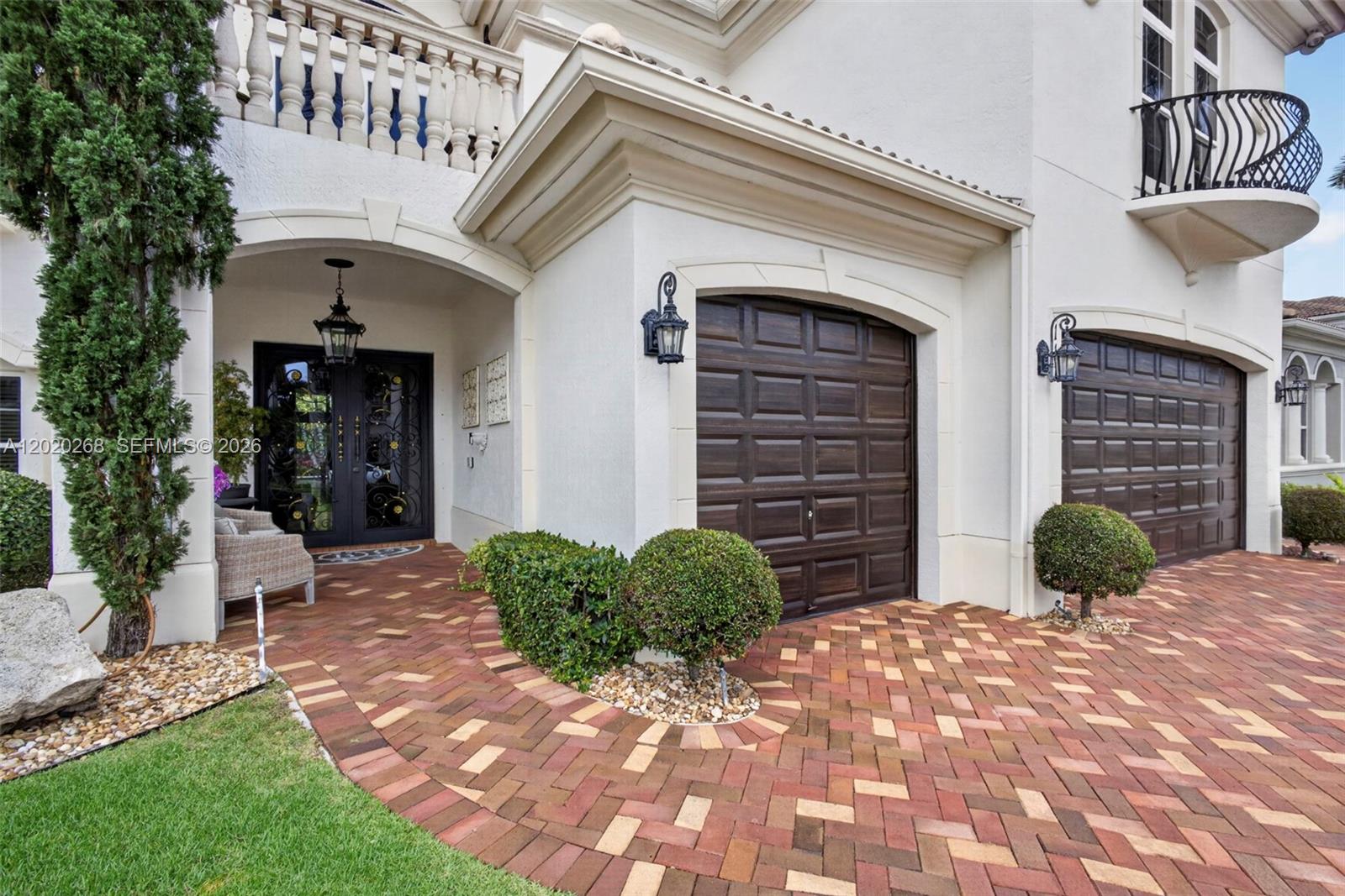111 Abondance Dr, Palm Beach Gardens FL 33410