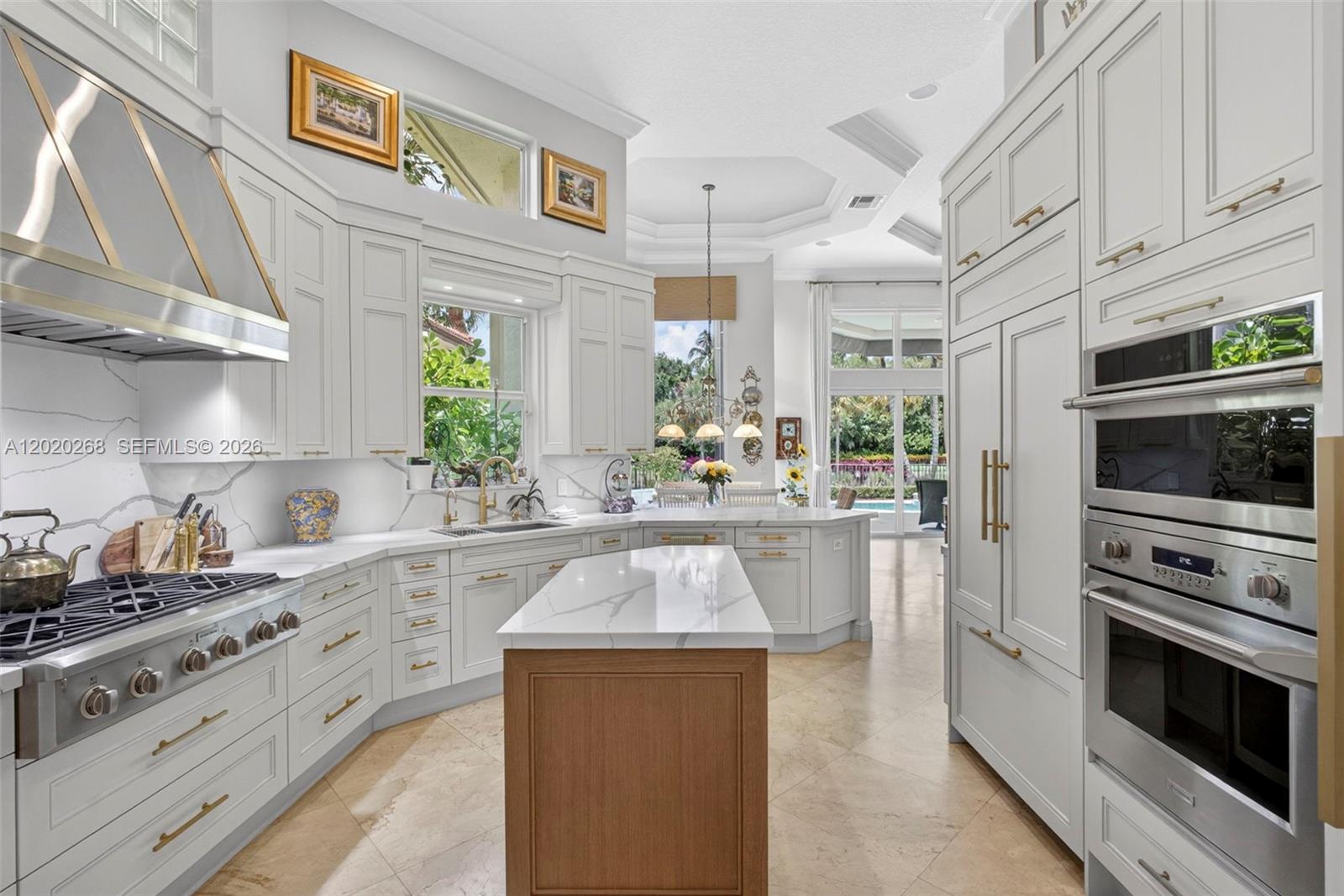 111 Abondance Dr, Palm Beach Gardens FL 33410