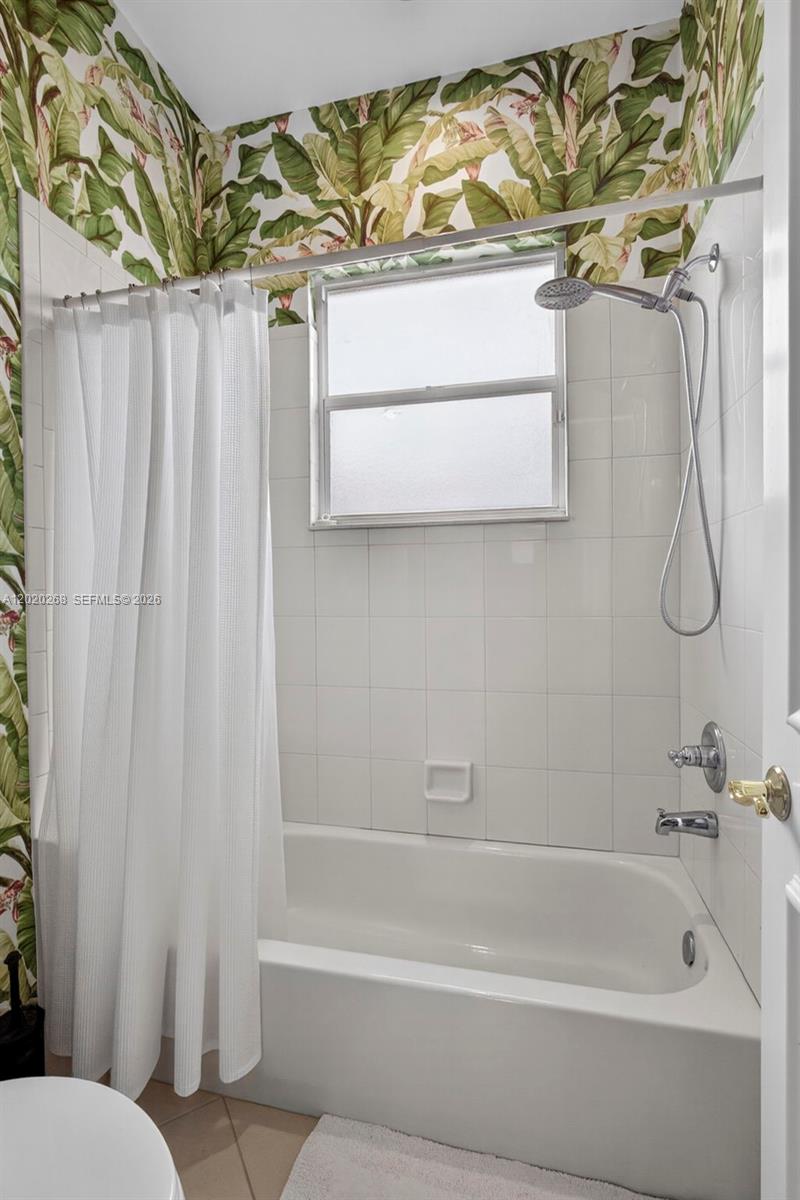 111 Abondance Dr, Palm Beach Gardens FL 33410