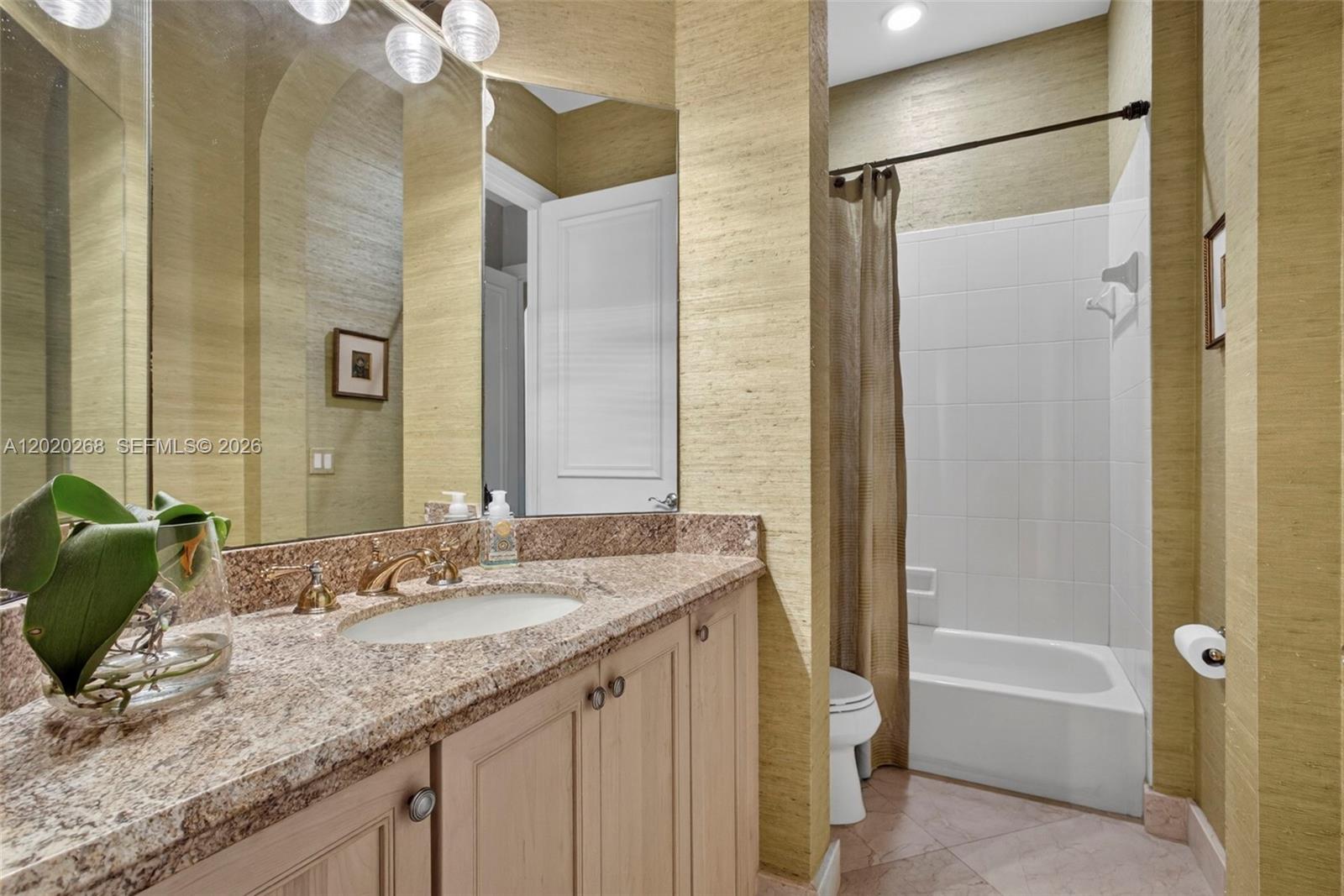 111 Abondance Dr, Palm Beach Gardens FL 33410