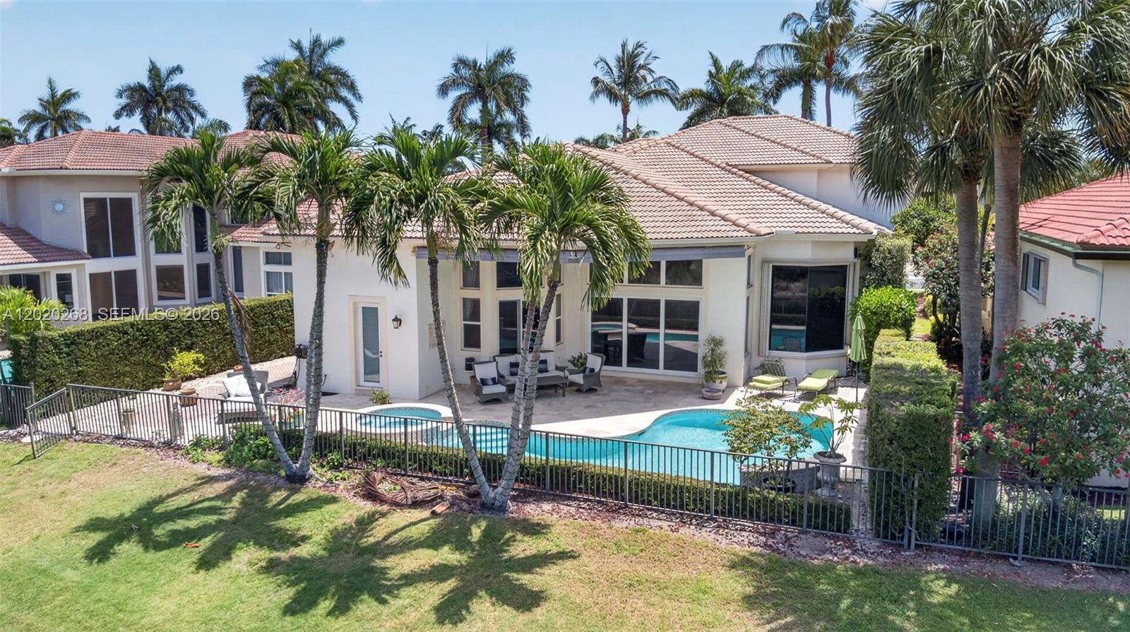 111 Abondance Dr, Palm Beach Gardens FL 33410