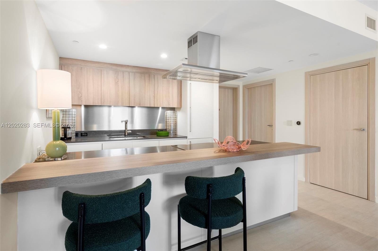 1000 Brickell Plz #4014, Miami FL 33131