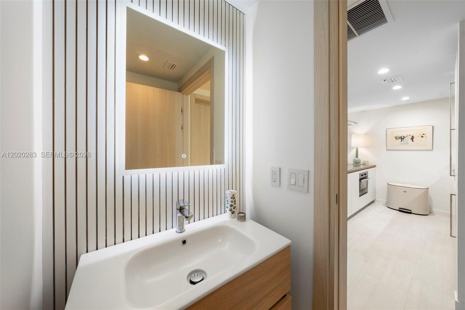 1000 Brickell Plz #4014, Miami FL 33131