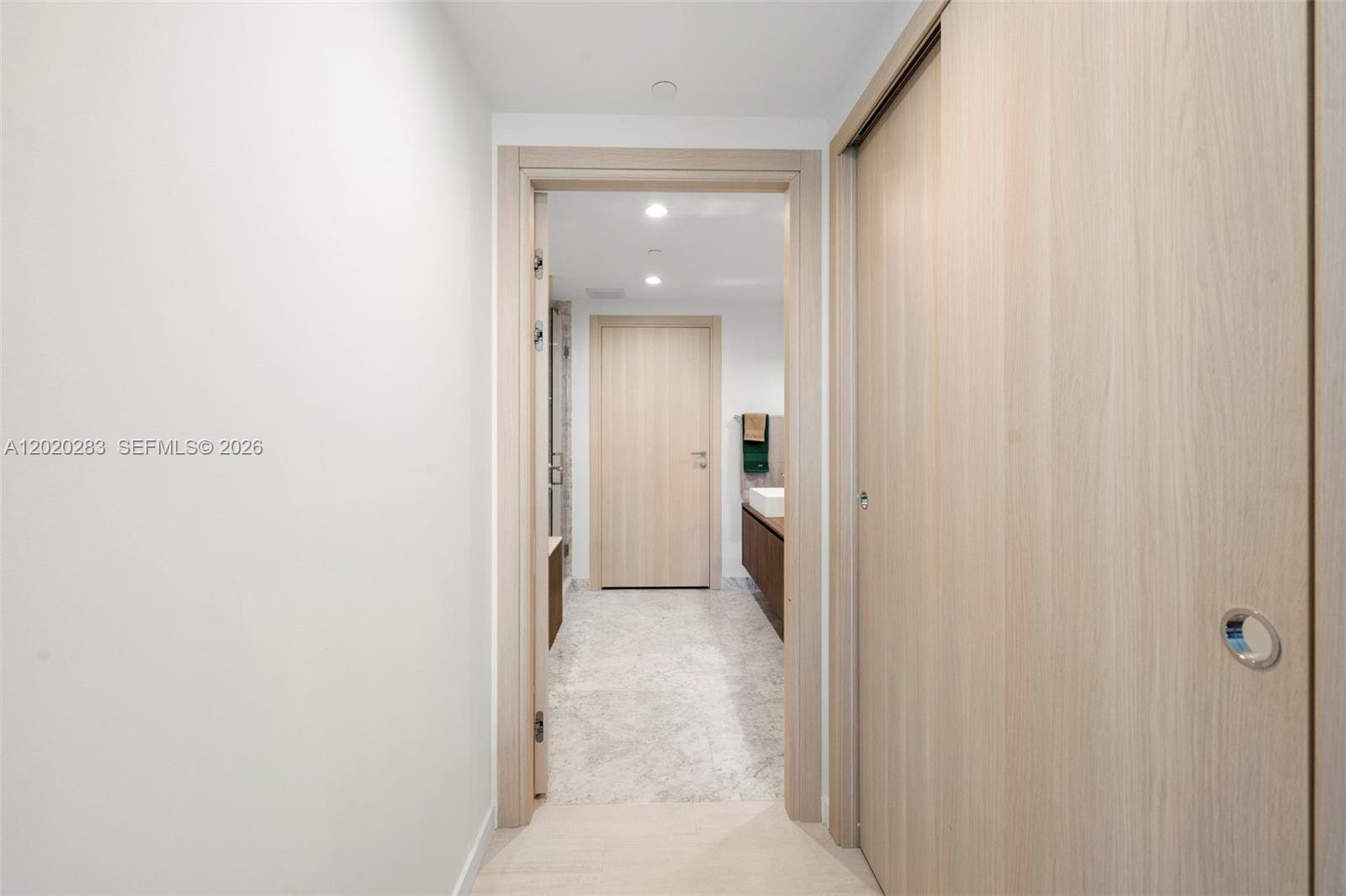 1000 Brickell Plz #4014, Miami FL 33131