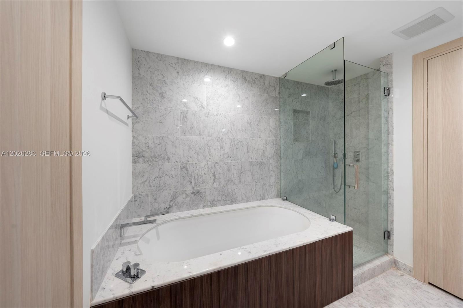 1000 Brickell Plz #4014, Miami FL 33131