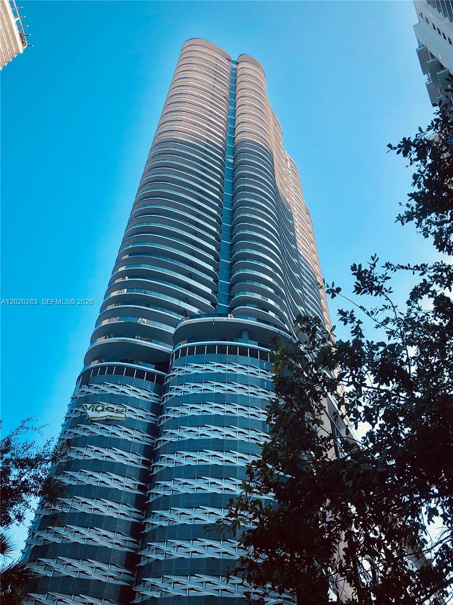 1000 Brickell Plz #4014, Miami FL 33131