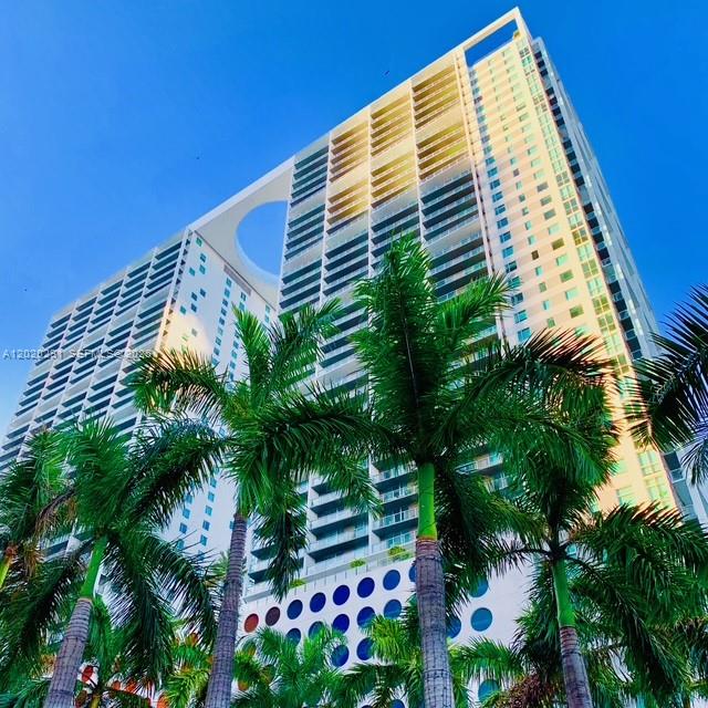 500 Brickell Ave #2208, Miami FL 33131