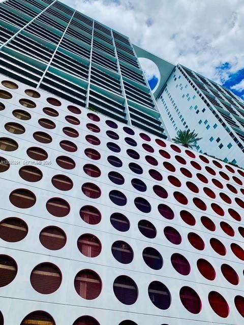 500 Brickell Ave #2208, Miami FL 33131