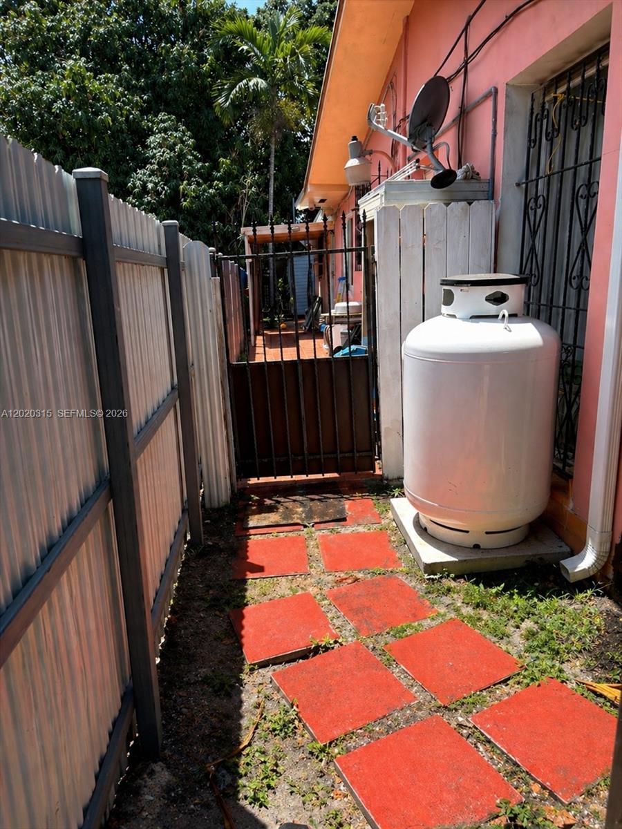 610 SW 66th Ave, Miami FL 33144