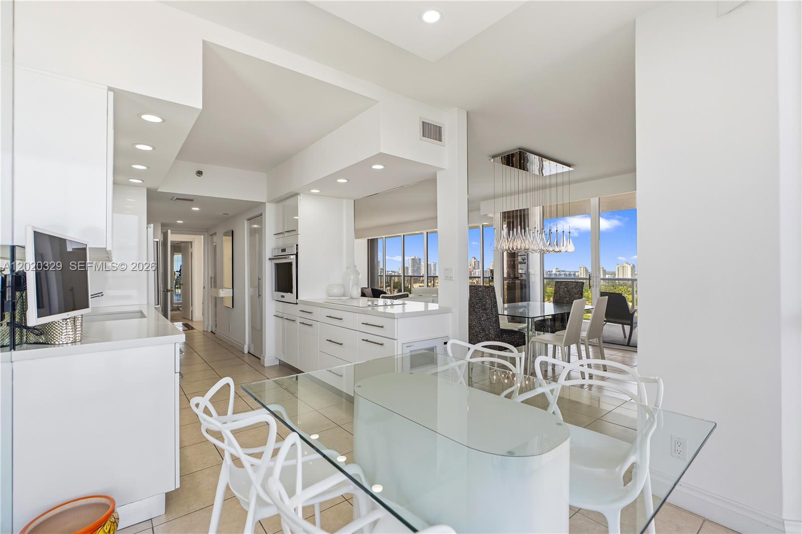 20281 E Country Club Dr #2101, Aventura FL 33180
