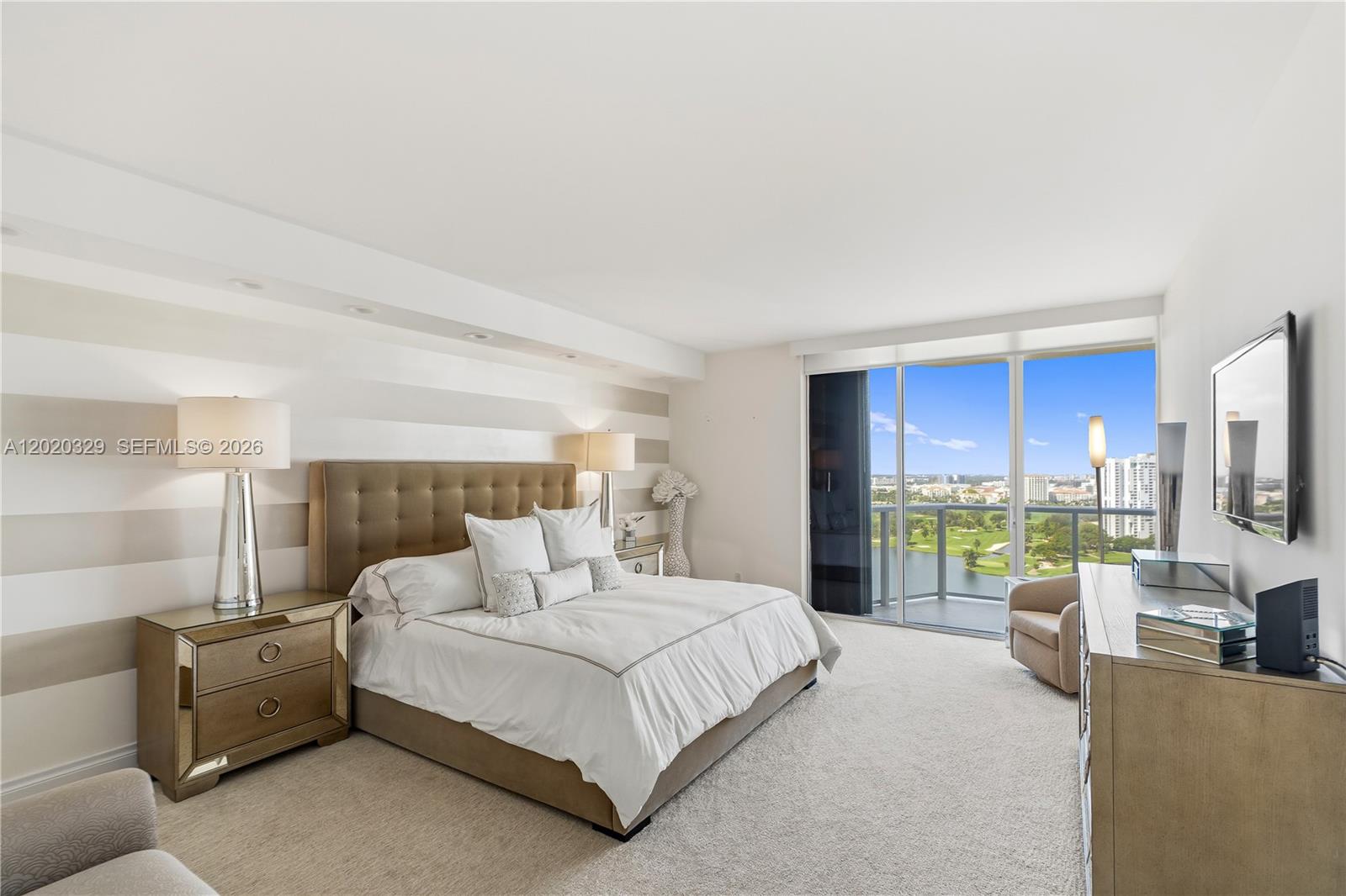 20281 E Country Club Dr #2101, Aventura FL 33180