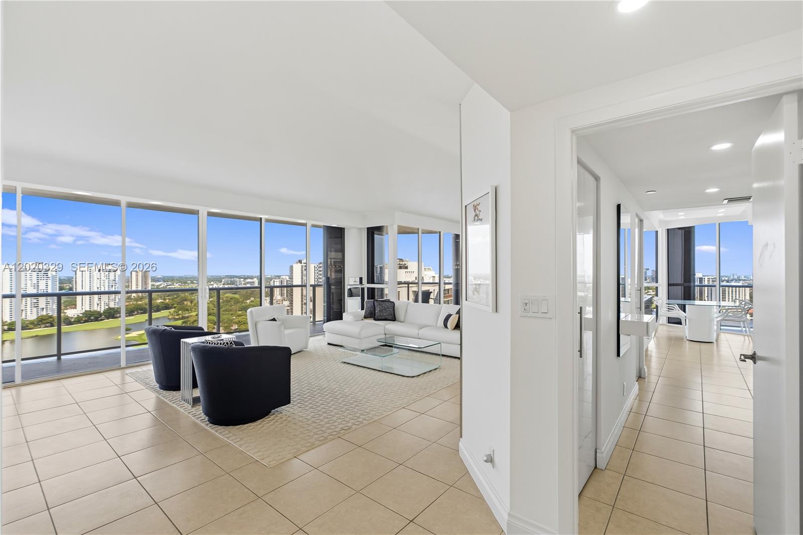 20281 E Country Club Dr #2101, Aventura FL 33180