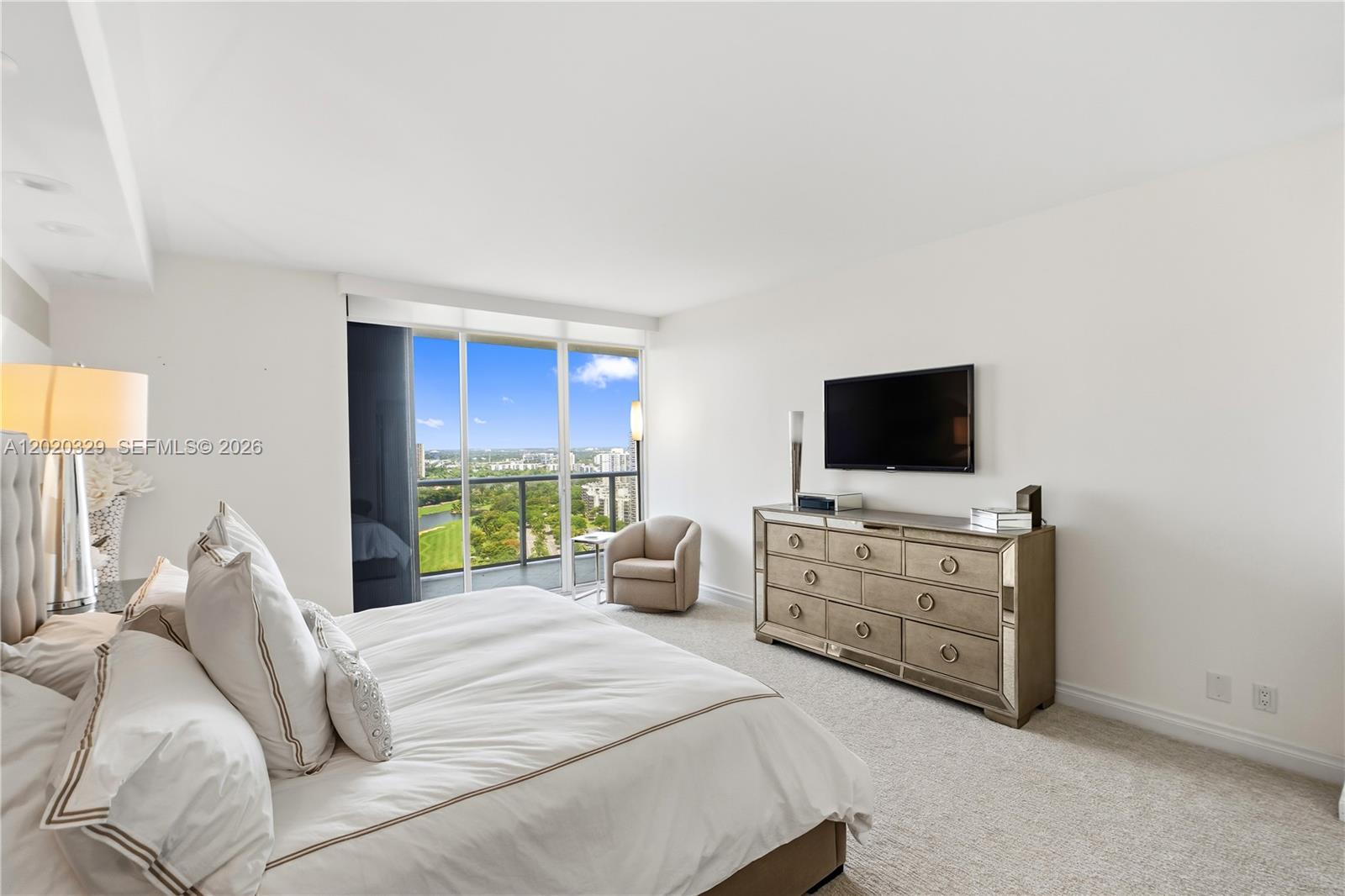 20281 E Country Club Dr #2101, Aventura FL 33180
