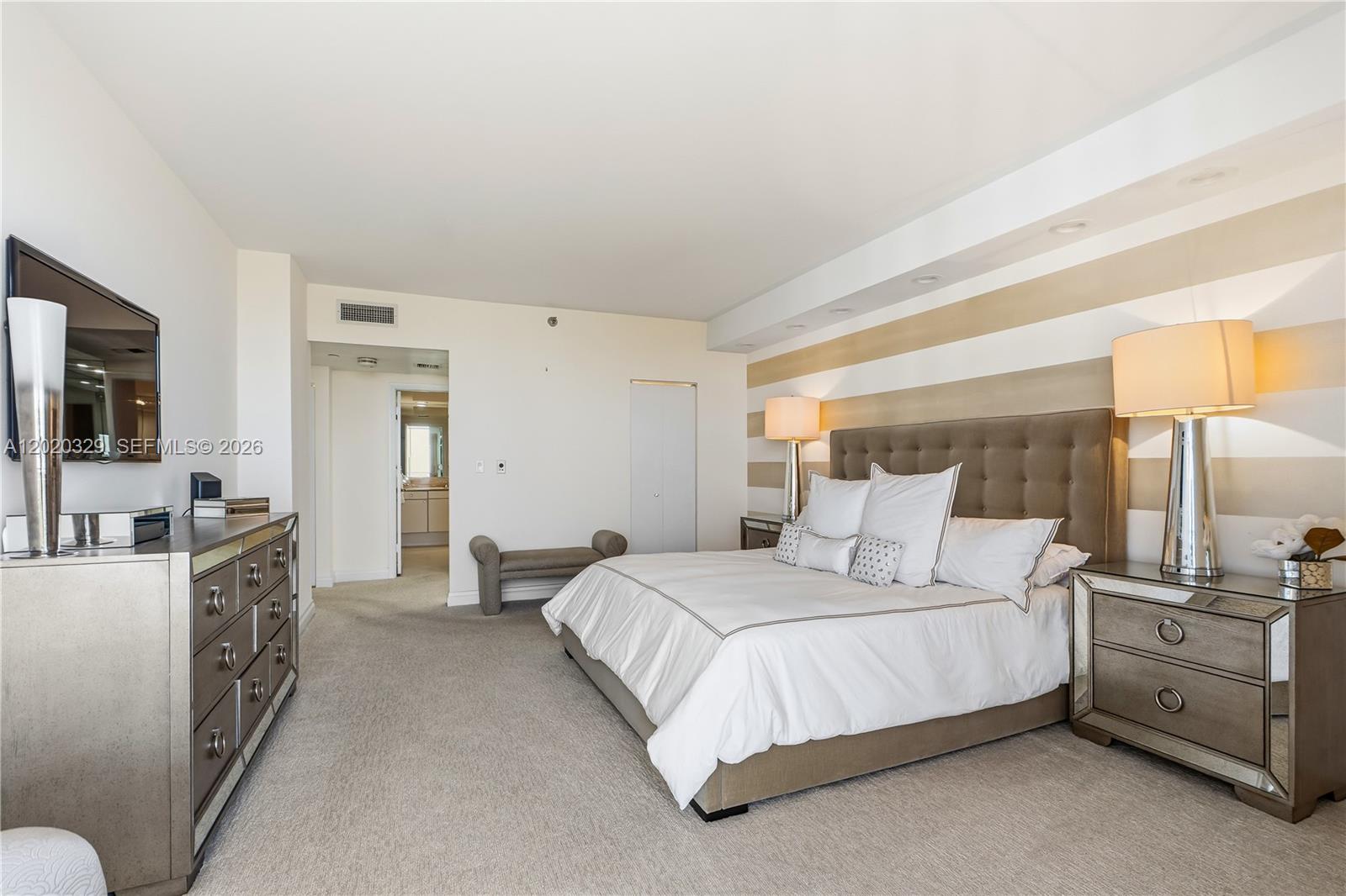 20281 E Country Club Dr #2101, Aventura FL 33180