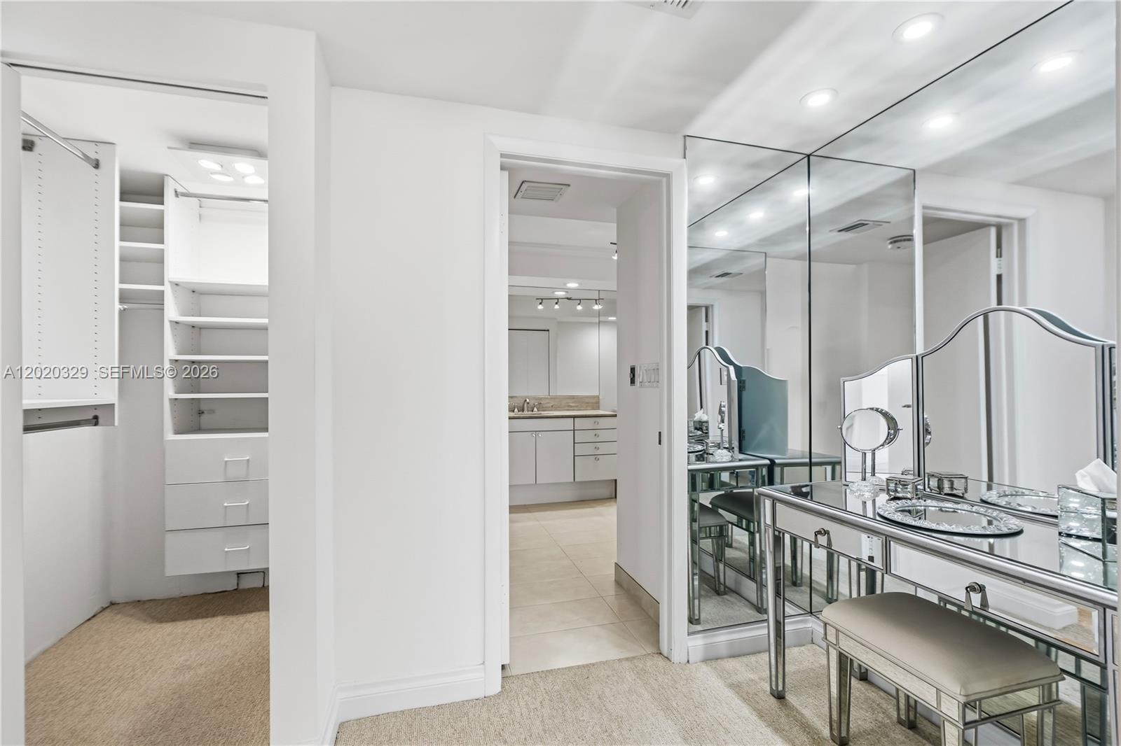 20281 E Country Club Dr #2101, Aventura FL 33180